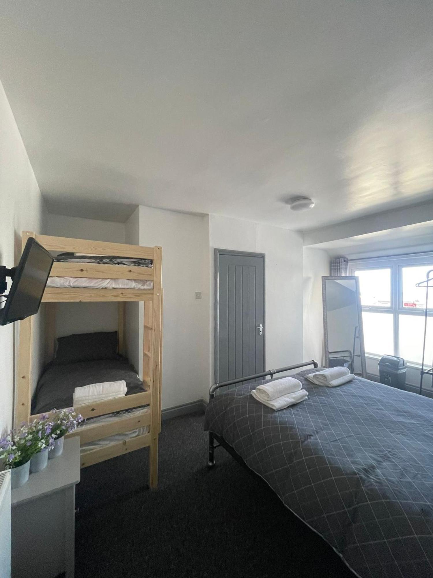 Shore Lodge New Quay Exterior foto