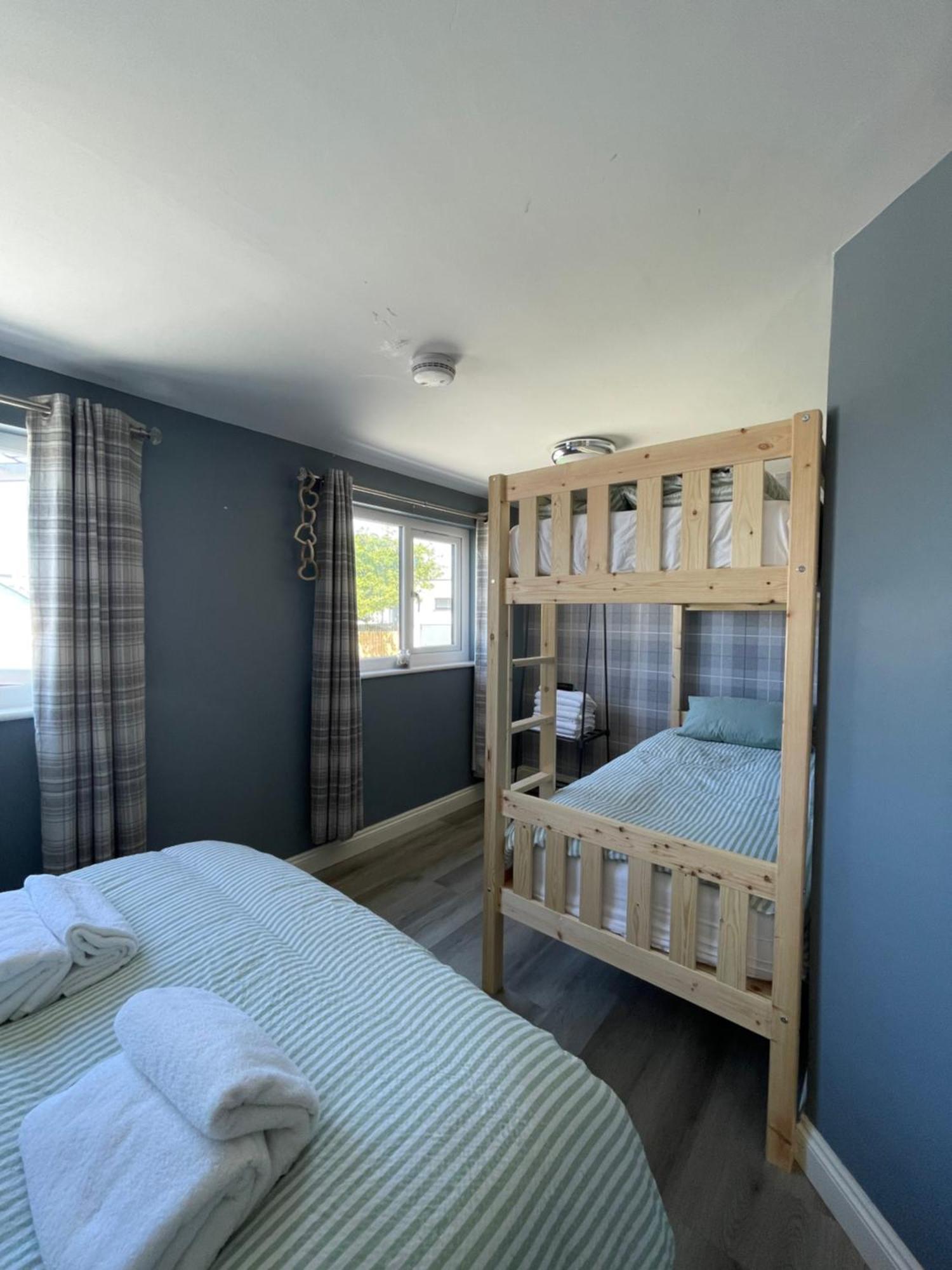 Shore Lodge New Quay Exterior foto