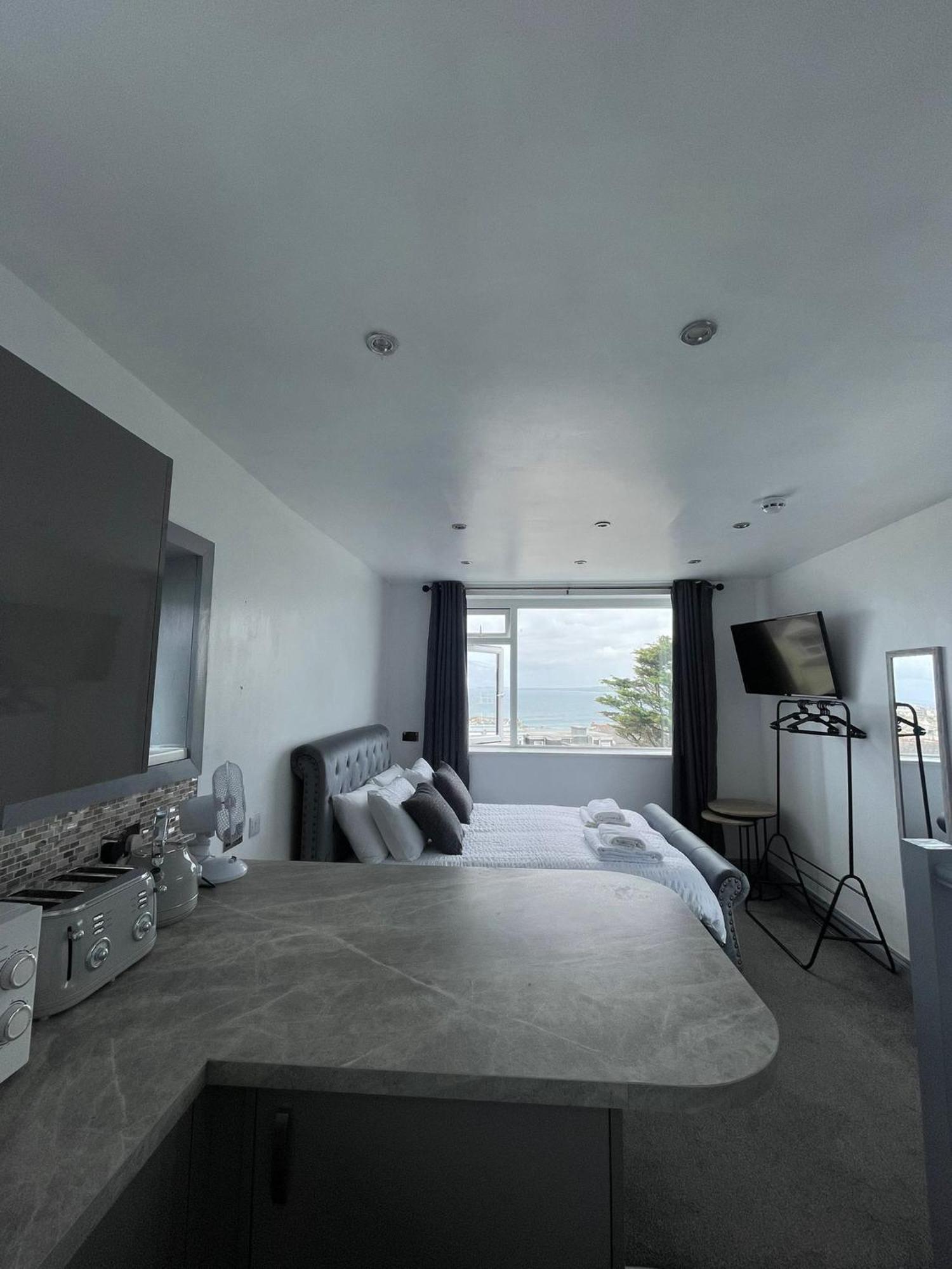 Shore Lodge New Quay Exterior foto