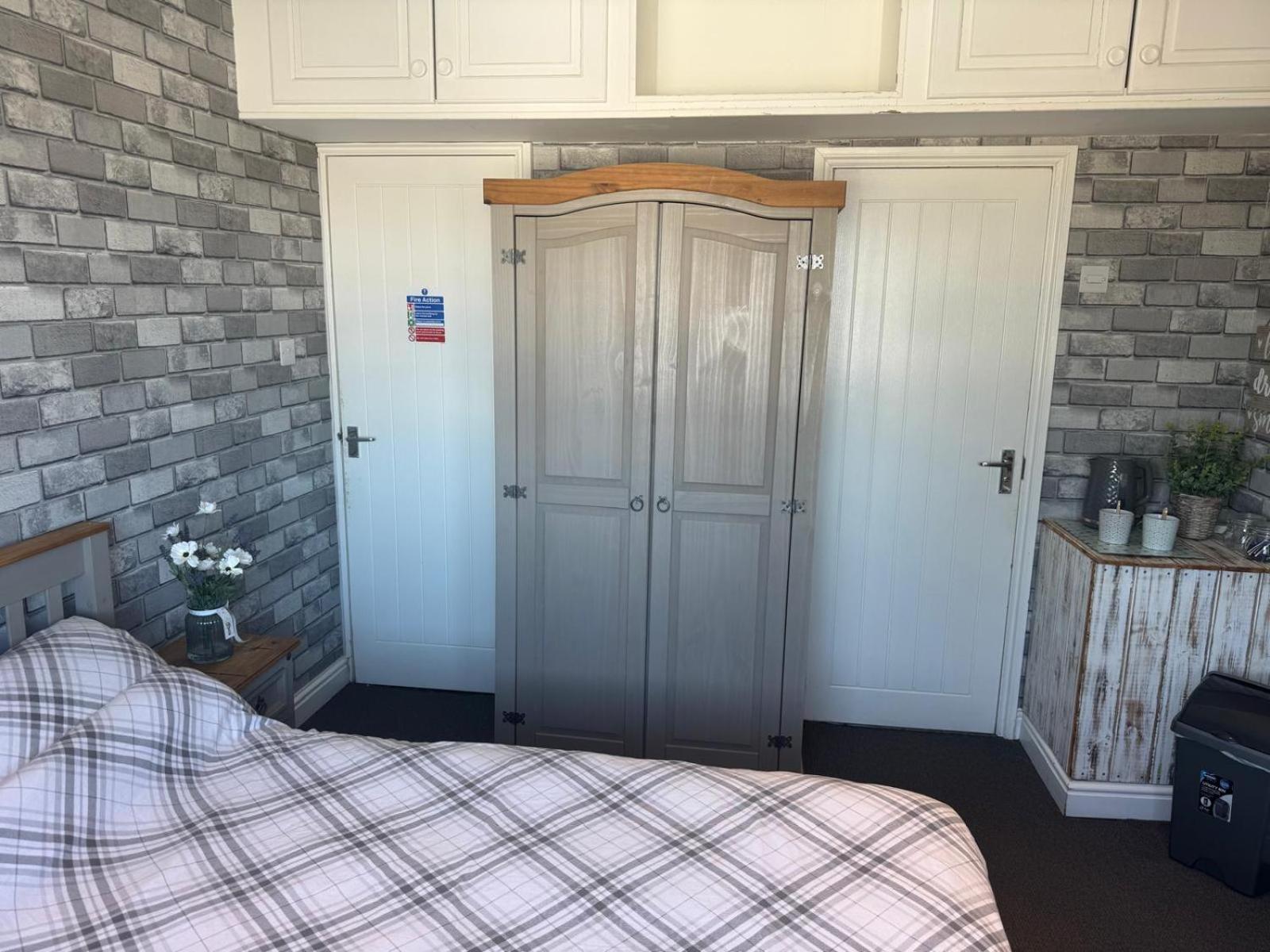 Shore Lodge New Quay Exterior foto
